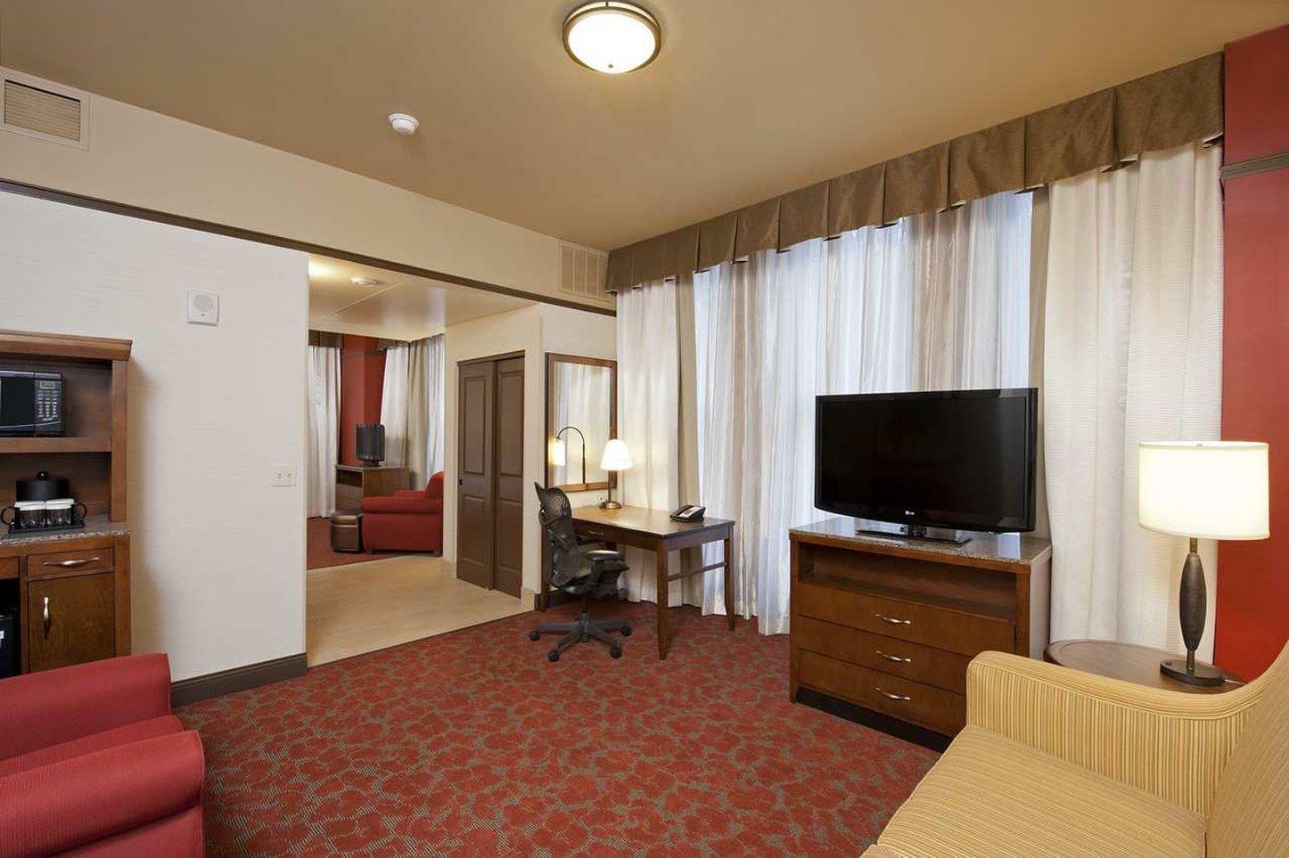 Hilton Garden Inn Milwaukee Downtown Exterior photo