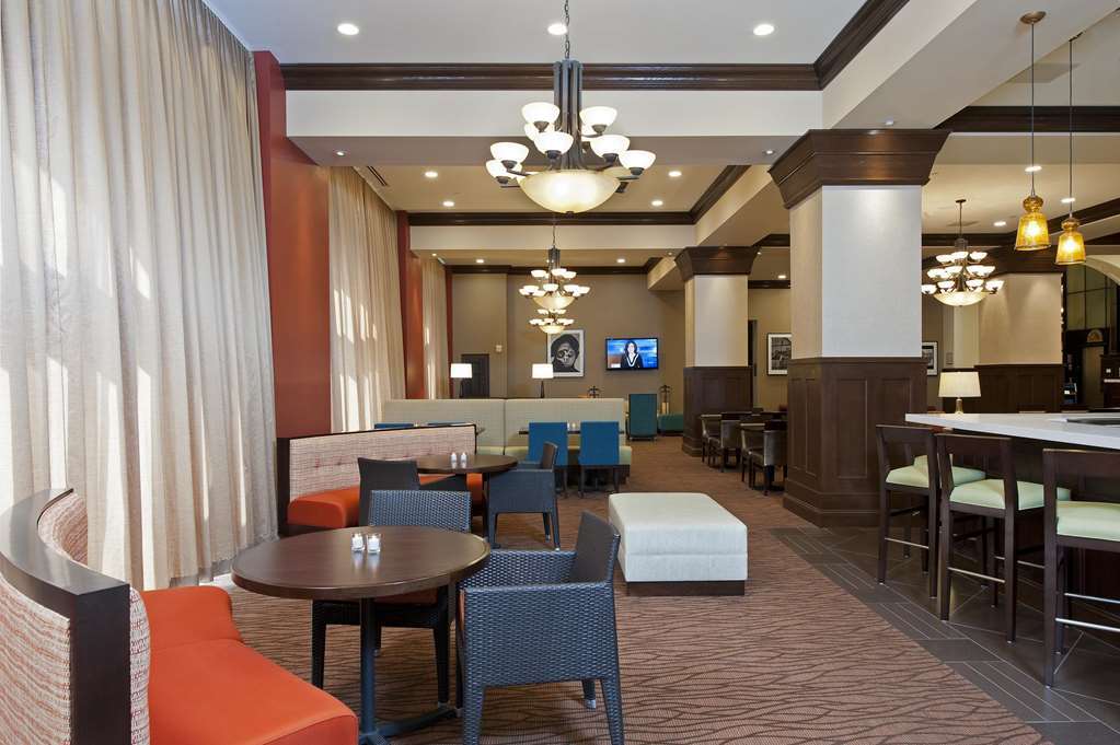 Hilton Garden Inn Milwaukee Downtown Interior photo